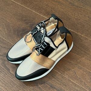 Steve Madden Women’s Black and Gold Sneakers Size 8.5